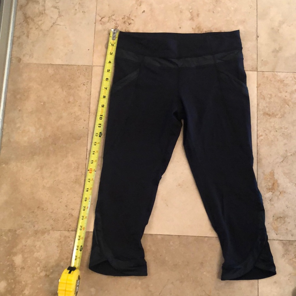 Lululemon black crops with silky satin detail ❤️